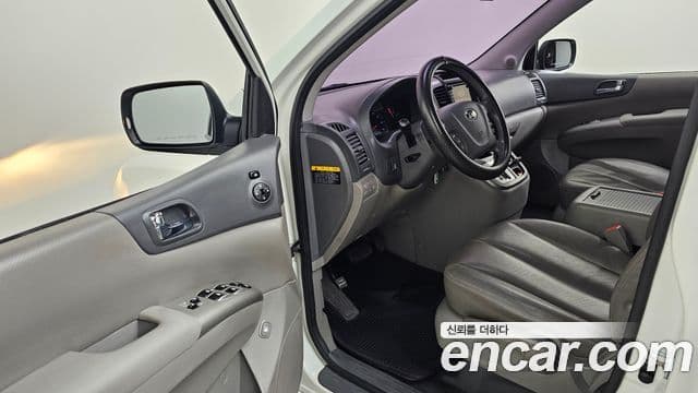 Kia Carnival R Premium, 2014 11