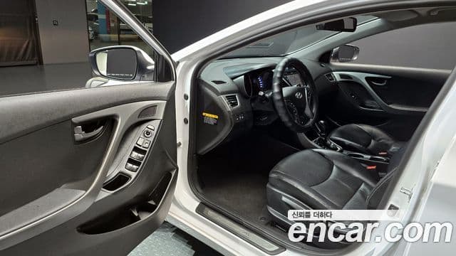 Hyundai The / новый New Avante Style, 2014 11