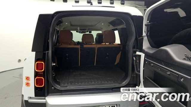 Land Rover Defender (L663) 110 D300 HSE, 2023 20