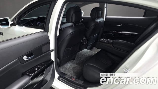 Kia K9 Special, 2013 17