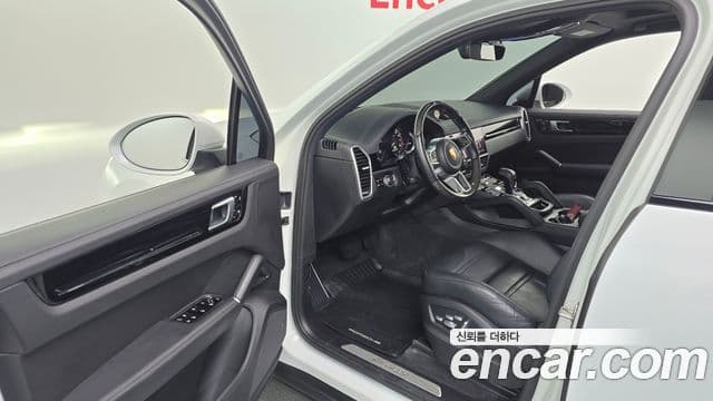 Porsche Cayenne (PO536) 3.0 E-гибрид, 2020 10