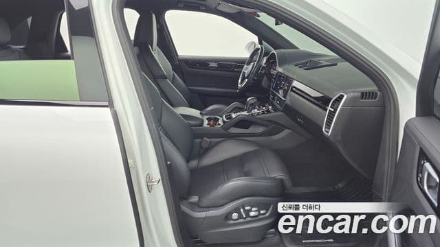 Porsche Cayenne (PO536) 3.0 E-гибрид, 2020 11