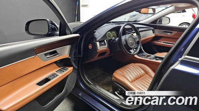 Jaguar XF (X260) 30d Portfolio, 2017 10