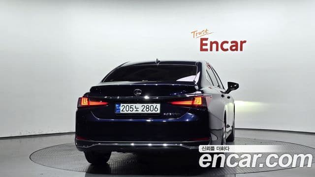 Lexus ES300h 7세대 Luxury Plus, 2023 4