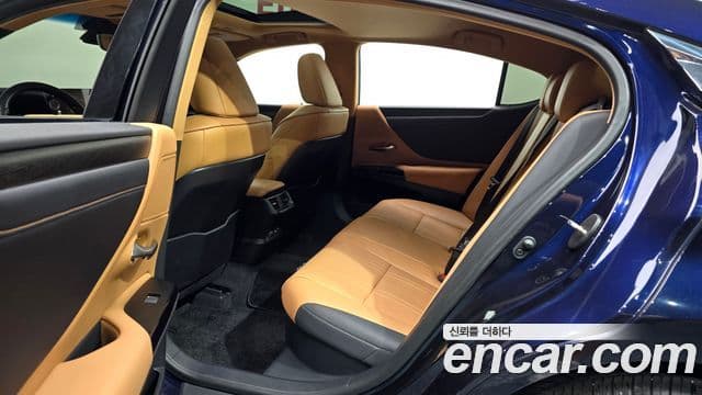 Lexus ES300h 7세대 Luxury Plus, 2023 13