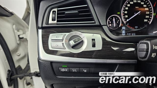 BMW 5시리즈 (F10), 2011 14