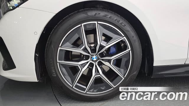 BMW 5시리즈 (G60) 520i M Sport, 2024 все фото