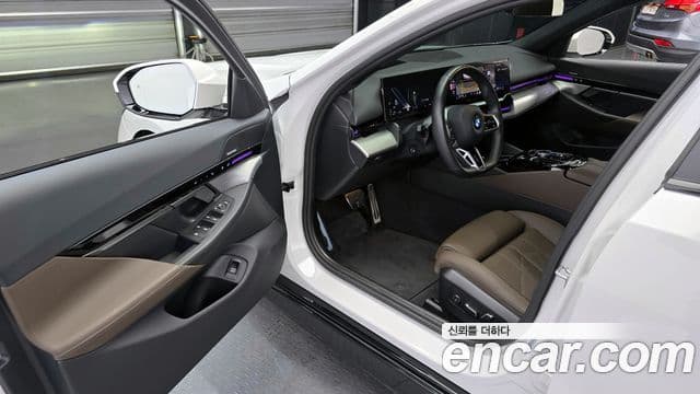 BMW 5시리즈 (G60) 520i M Sport, 2024 11