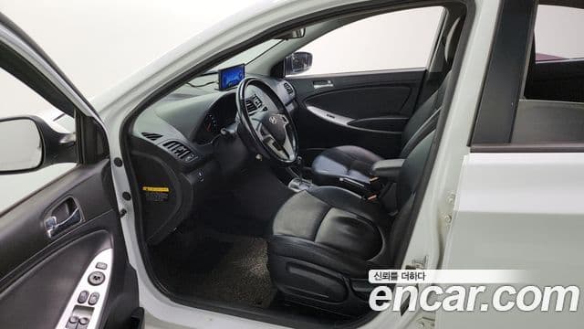 Hyundai Accent(новый кузов / новое поколение) Modern, 2015 10