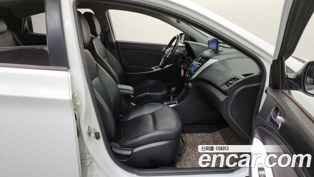 Hyundai Accent(новый кузов / новое поколение) Modern, 2015 13