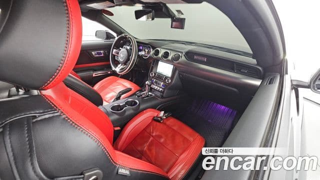 Ford Mustang купе, 2021 7