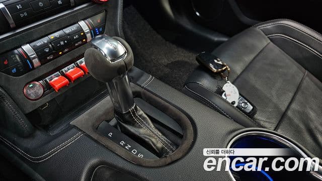 Ford Mustang купе, 2019 9