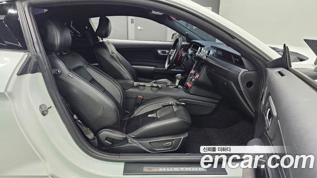 Ford Mustang купе, 2019 11