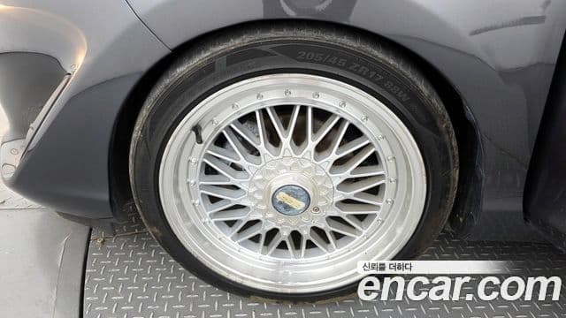 Toyota 프리우스 C, 2018 все фото