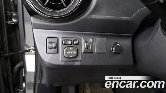 Toyota 프리우스 C, 2018 13