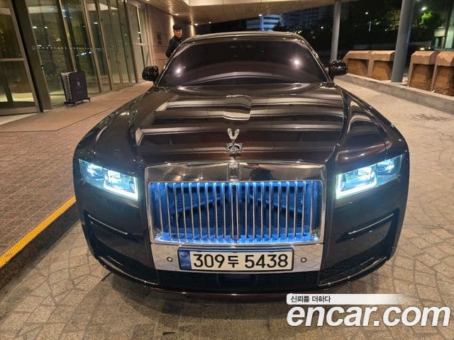 Rolls-Royce 고스트 2세대 6.7 EWB V12, 2021 2