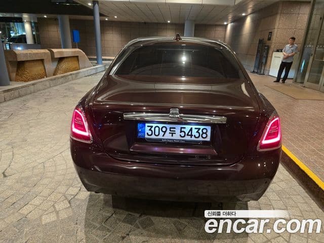 Rolls-Royce 고스트 2세대 6.7 EWB V12, 2021 4