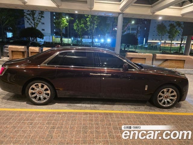 Rolls-Royce 고스트 2세대 6.7 EWB V12, 2021 6