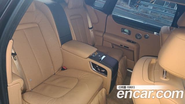 Rolls-Royce 고스트 2세대 6.7 EWB V12, 2021 12