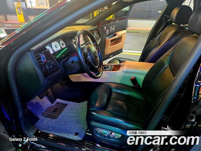 Rolls-Royce 고스트 6.6 EWB V12, 2016 8