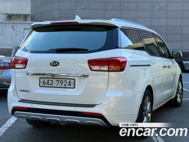 Kia All New Carnival Luxury, 2017 4