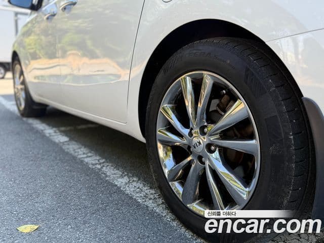 Kia All New Carnival Luxury, 2017 6