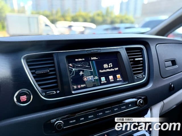 Kia All New Carnival Luxury, 2017 9