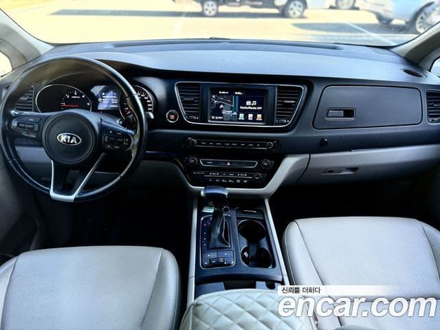 Kia All New Carnival Luxury, 2017 12