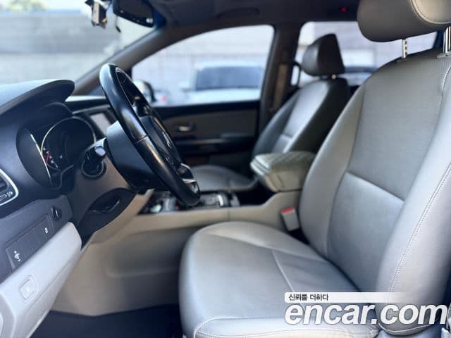 Kia All New Carnival Luxury, 2017 13