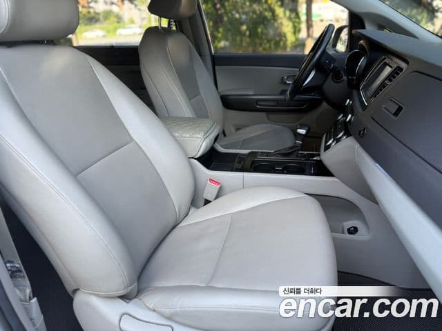 Kia All New Carnival Luxury, 2017 14