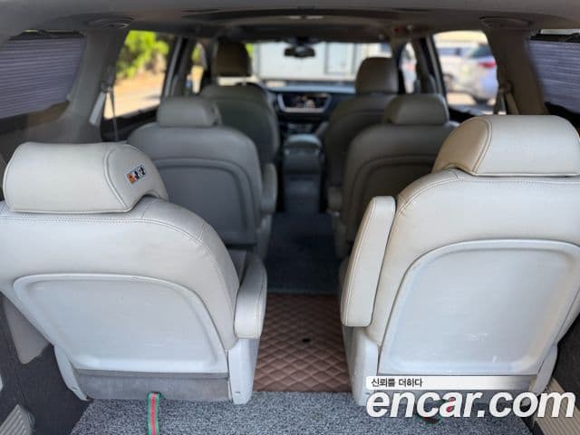 Kia All New Carnival Luxury, 2017 17