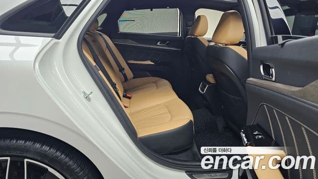 Kia K5 3세대 Signature, 2023 12