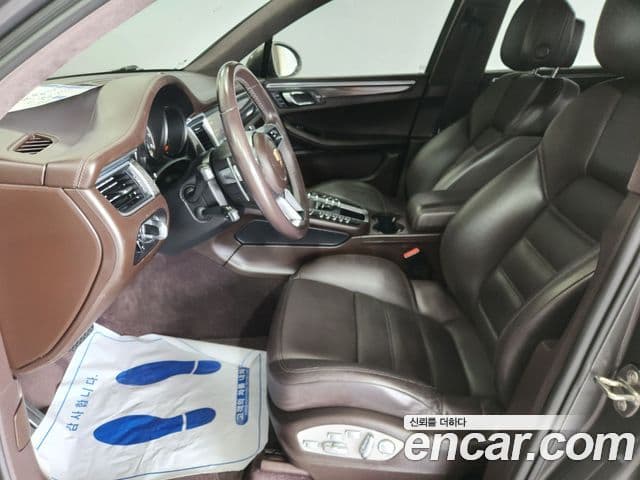 Porsche Macan 95B, 2015 10