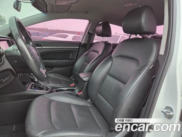 Hyundai Avante AD Modern, 2018 10