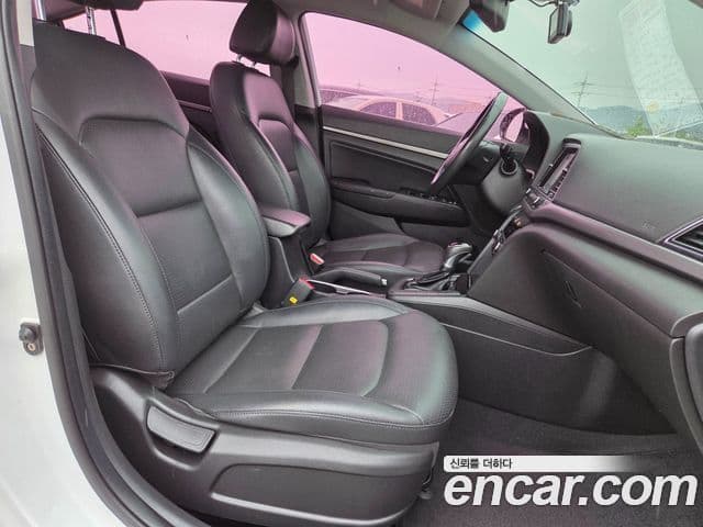 Hyundai Avante AD Modern, 2018 14