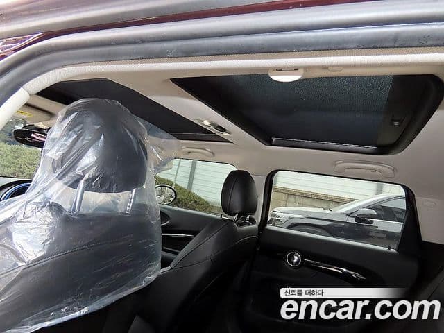 Mini Cooper D 클럽맨 2세대, 2017 16