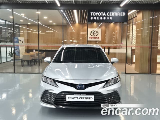 Toyota 캠리 (XV70) 2.5 LE гибрид, 2024 3