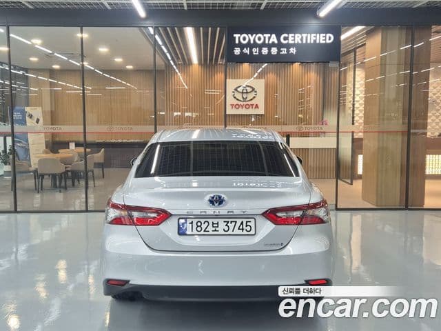 Toyota 캠리 (XV70) 2.5 LE гибрид, 2024 4