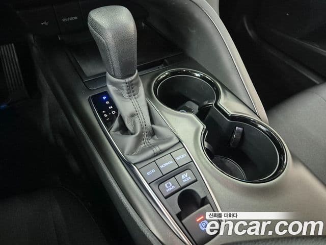 Toyota 캠리 (XV70) 2.5 LE гибрид, 2024 9