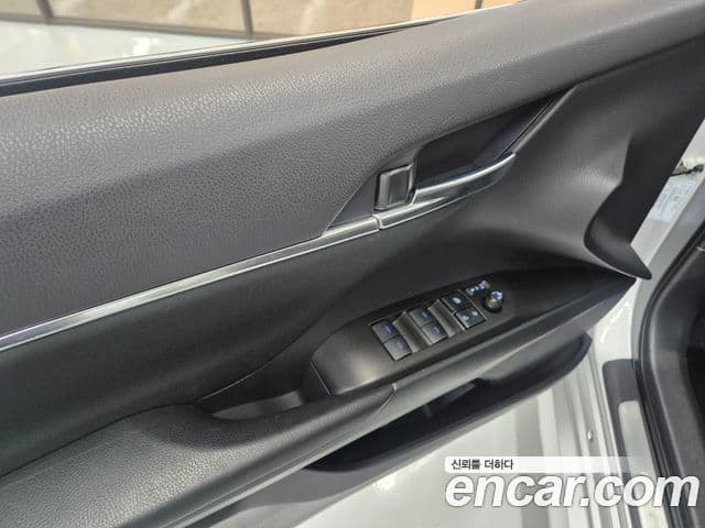 Toyota 캠리 (XV70) 2.5 LE гибрид, 2024 12