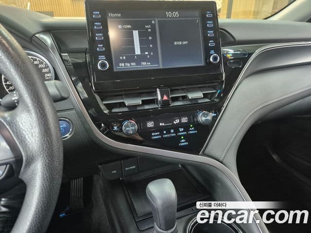 Toyota 캠리 (XV70) 2.5 LE гибрид, 2024 17