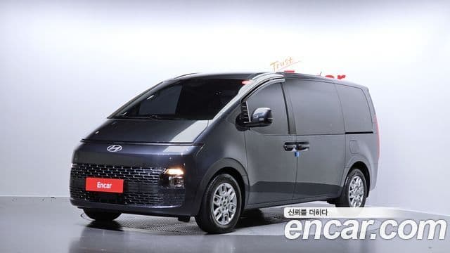 Hyundai Staria Modern, 2025 1