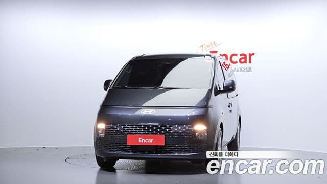 Hyundai Staria Modern, 2025 3
