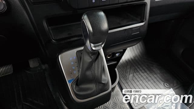Hyundai Staria Modern, 2025 9