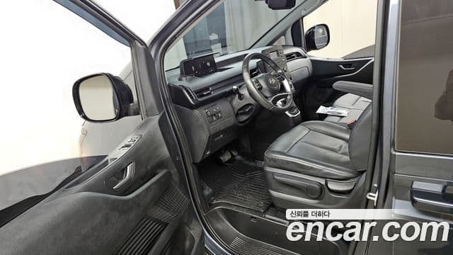 Hyundai Staria Modern, 2025 10
