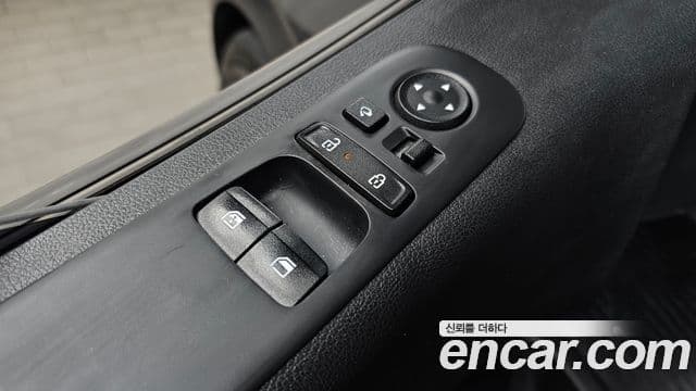 Hyundai Staria Modern, 2025 13