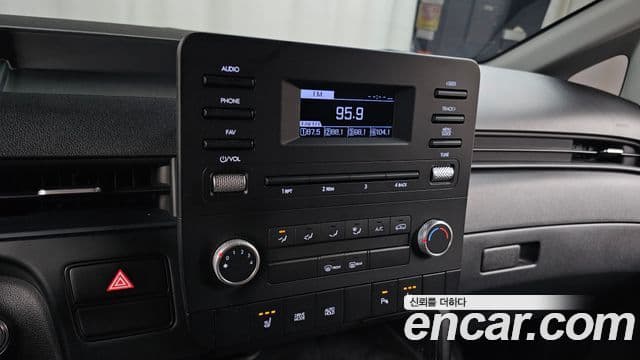 Hyundai Staria Modern, 2025 18