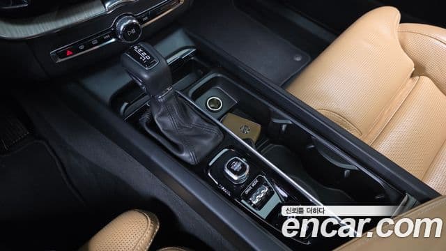 Volvo XC60 2세대 D5 Inscription, 2020 9