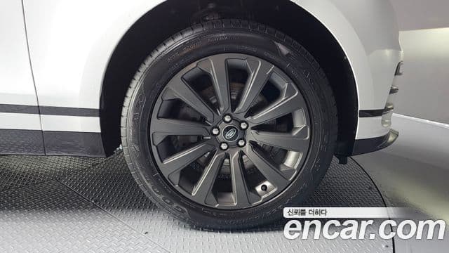 Land Rover Range Rover Velar 2.0 P250 R-Dynamic SE, 2023 все фото