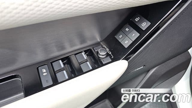 Land Rover Range Rover Velar 2.0 P250 R-Dynamic SE, 2023 12